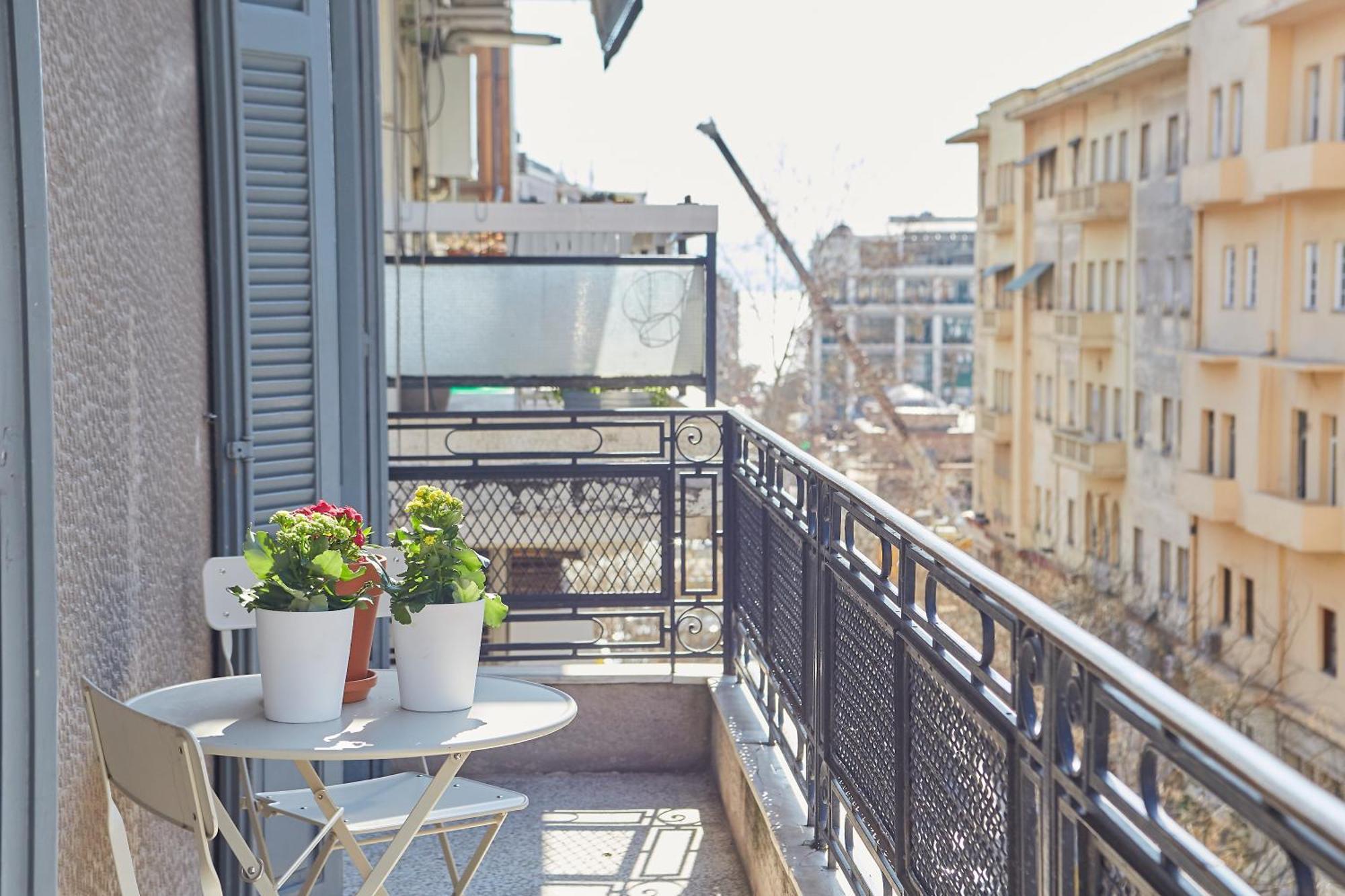 Bright Bright A Central Apartment With Balcony سالونيك المظهر الخارجي الصورة